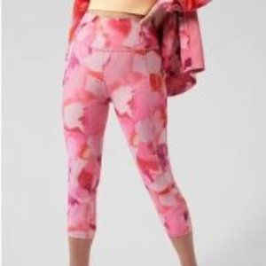 Athleta Ultimate Stash II Capri Leggings Size 2X Painted Energy Coral Crop NWOT